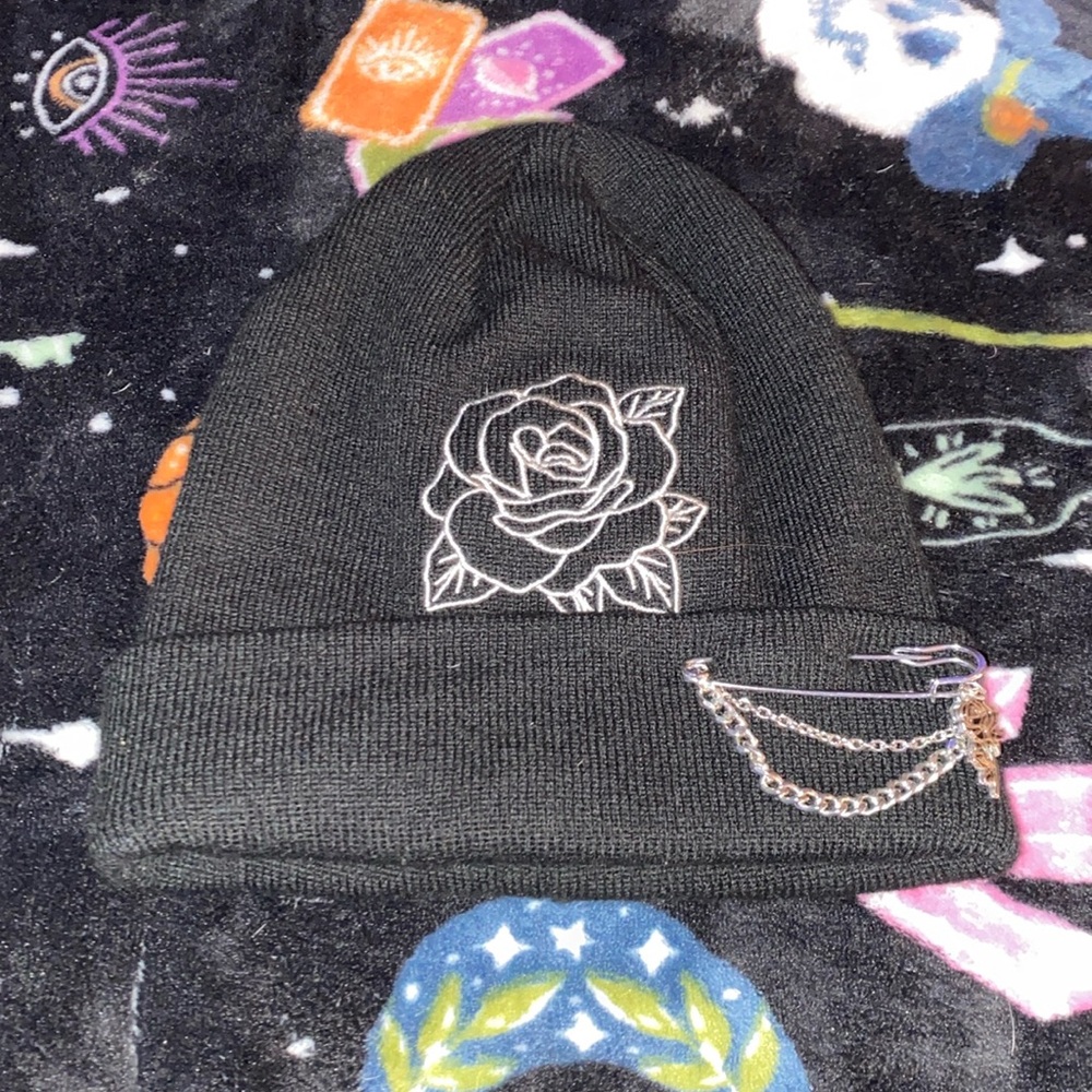 rose beanie